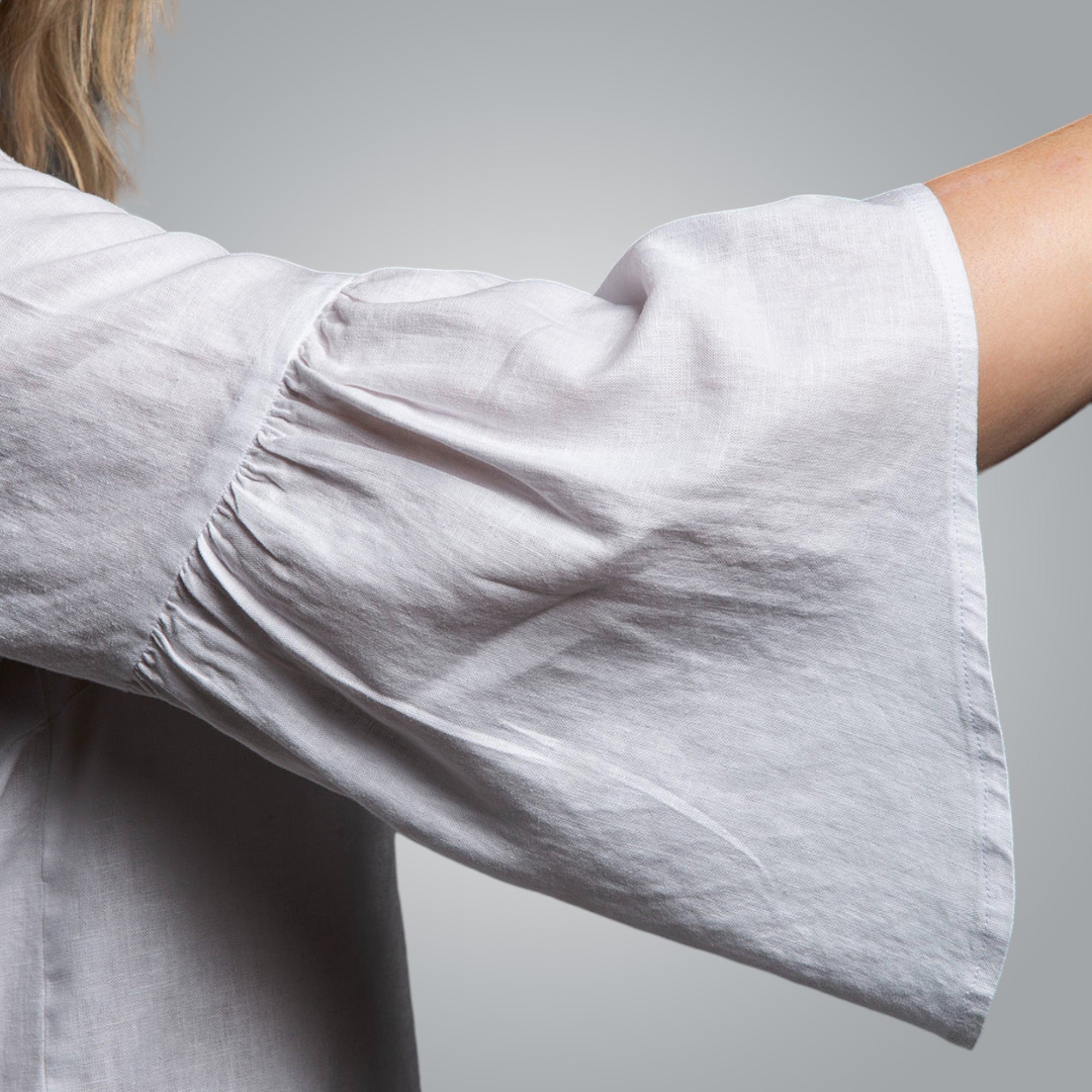 Дамска риза "Плодородие" в пастелни тонове