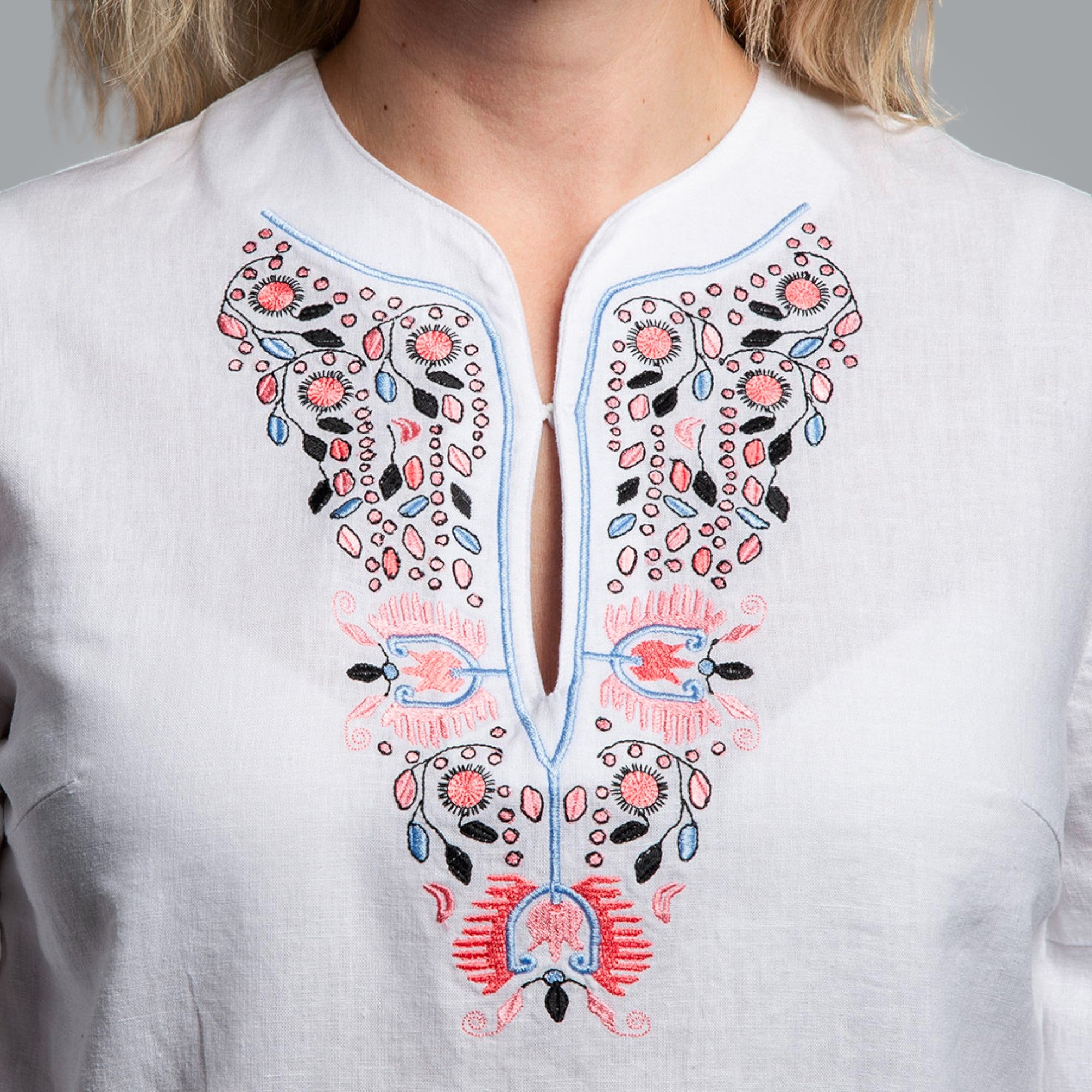 Дамска риза "Плодородие" в пастелни тонове