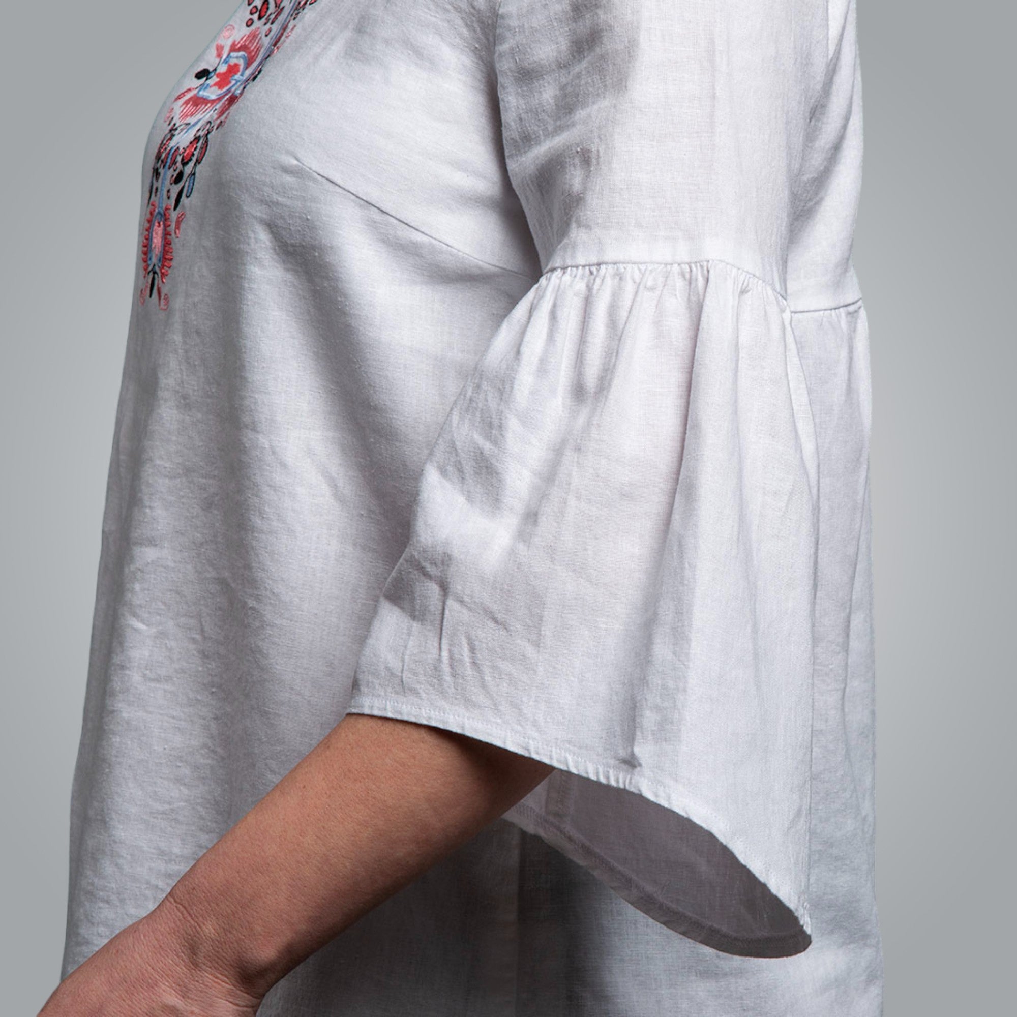 Дамска риза "Плодородие" в пастелни тонове