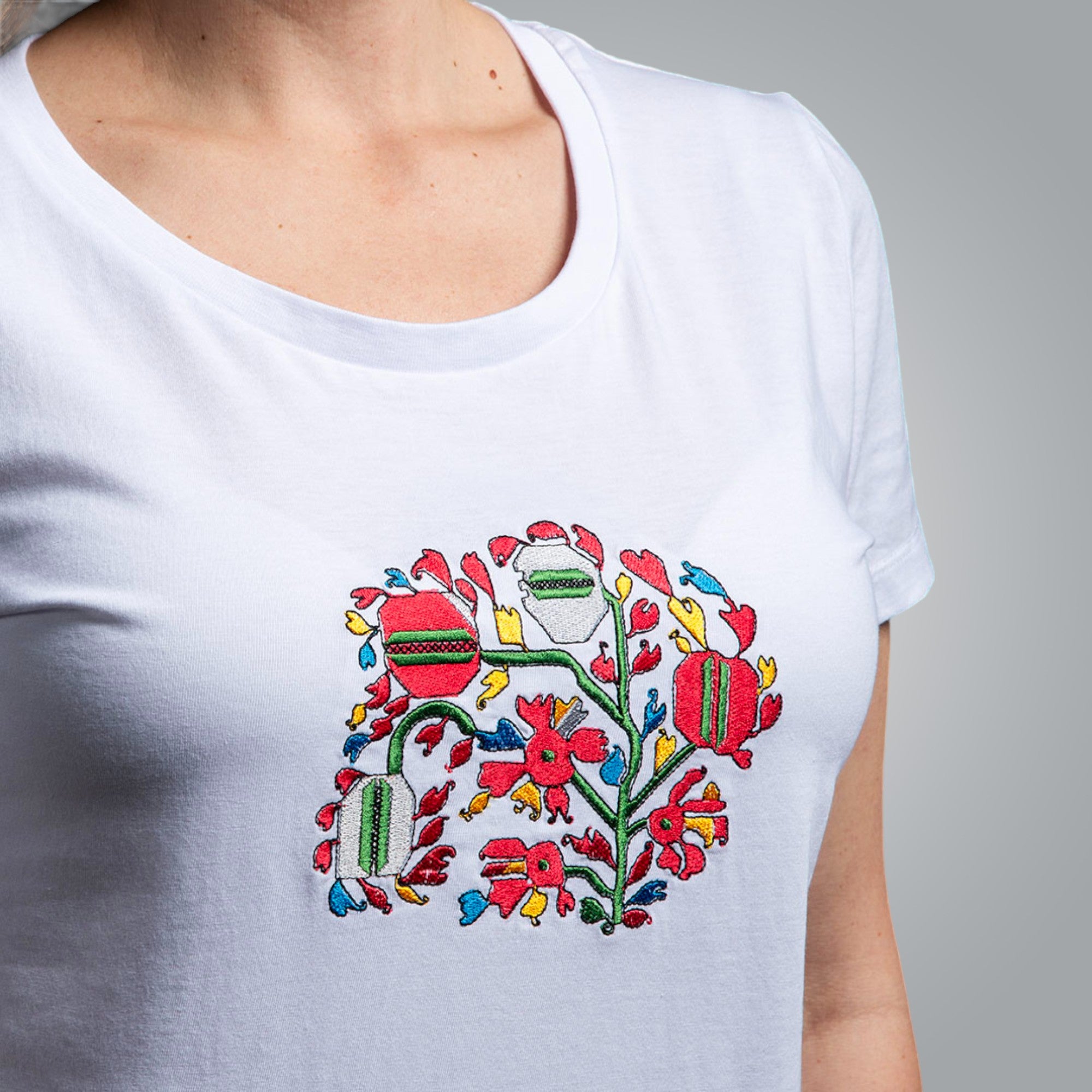 Дамска тениска "Дърво на живота"