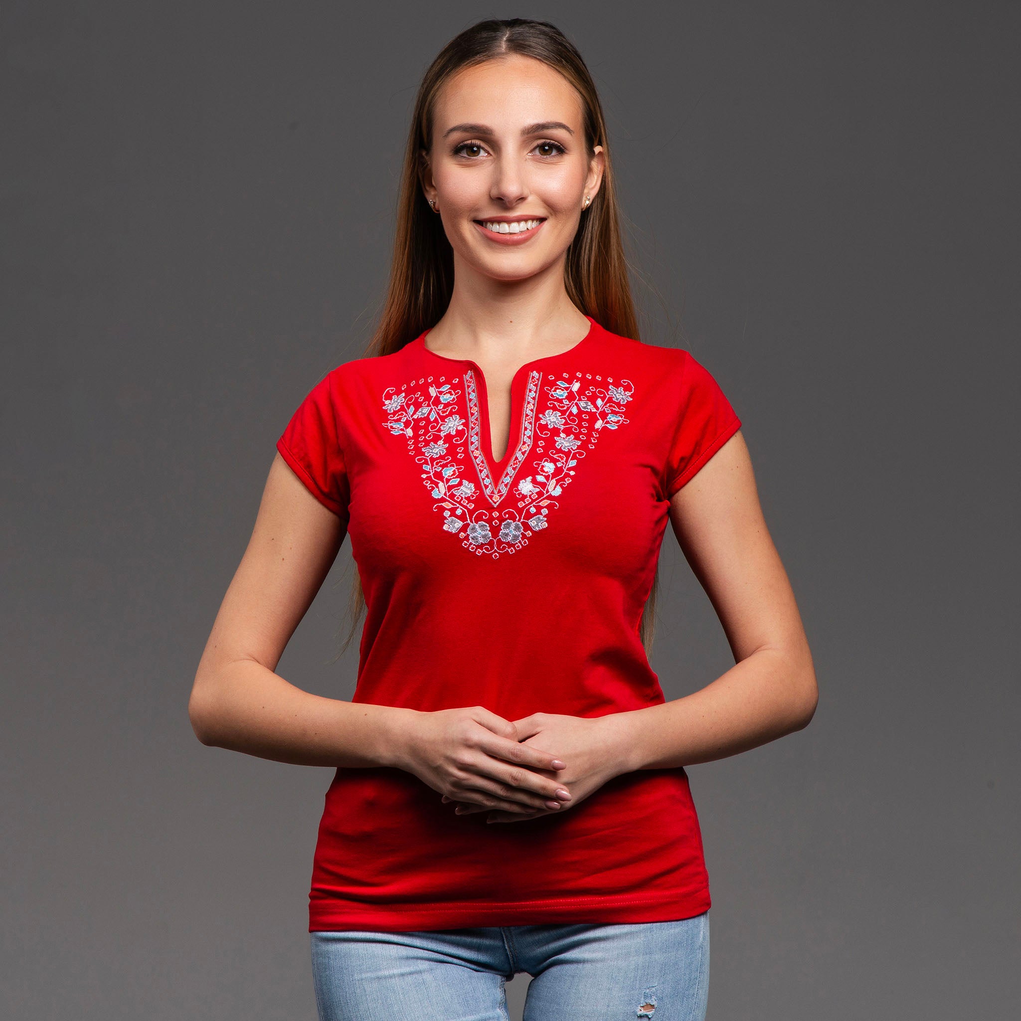 Тениска с V-деколте "Прелест"