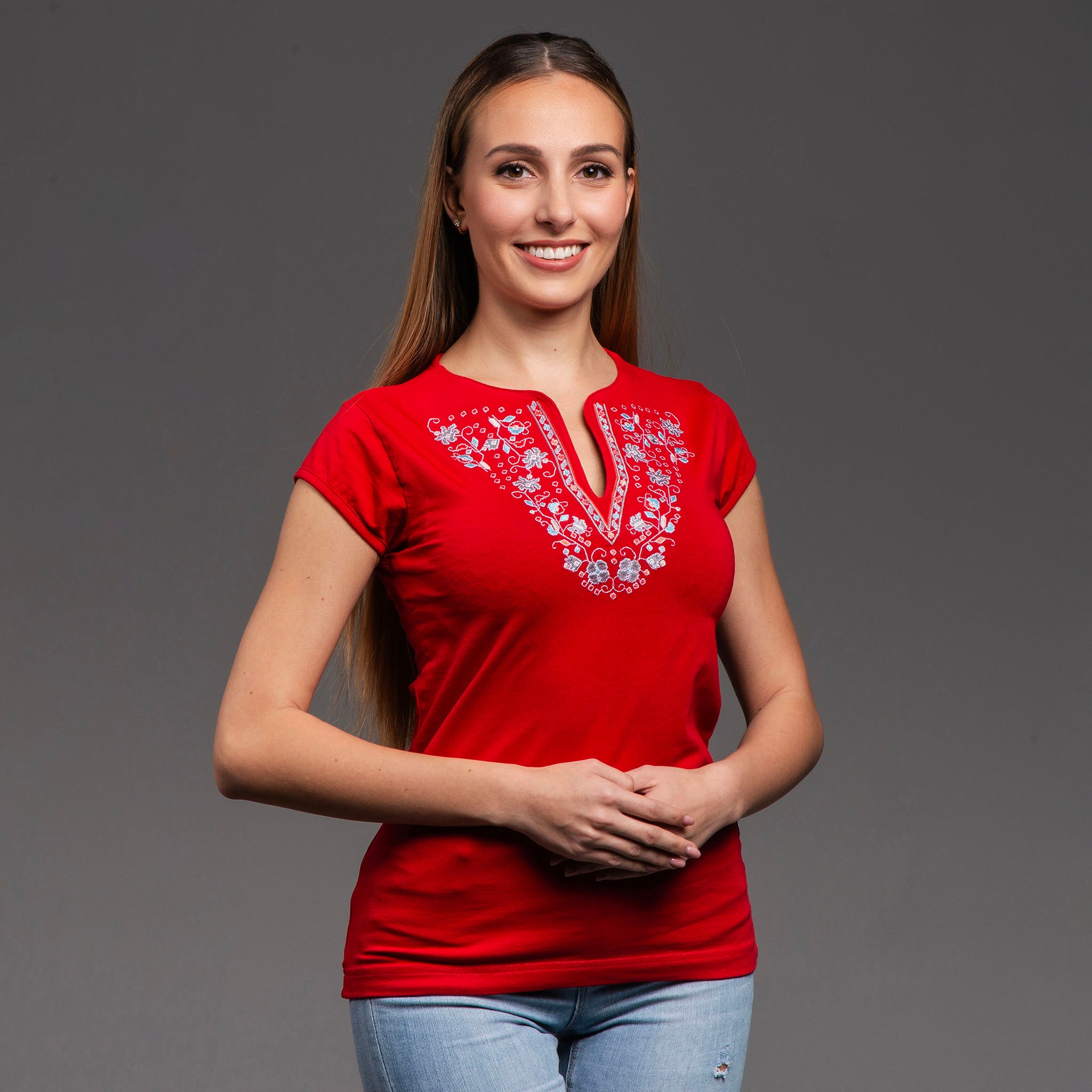 Тениска с V-деколте "Прелест"