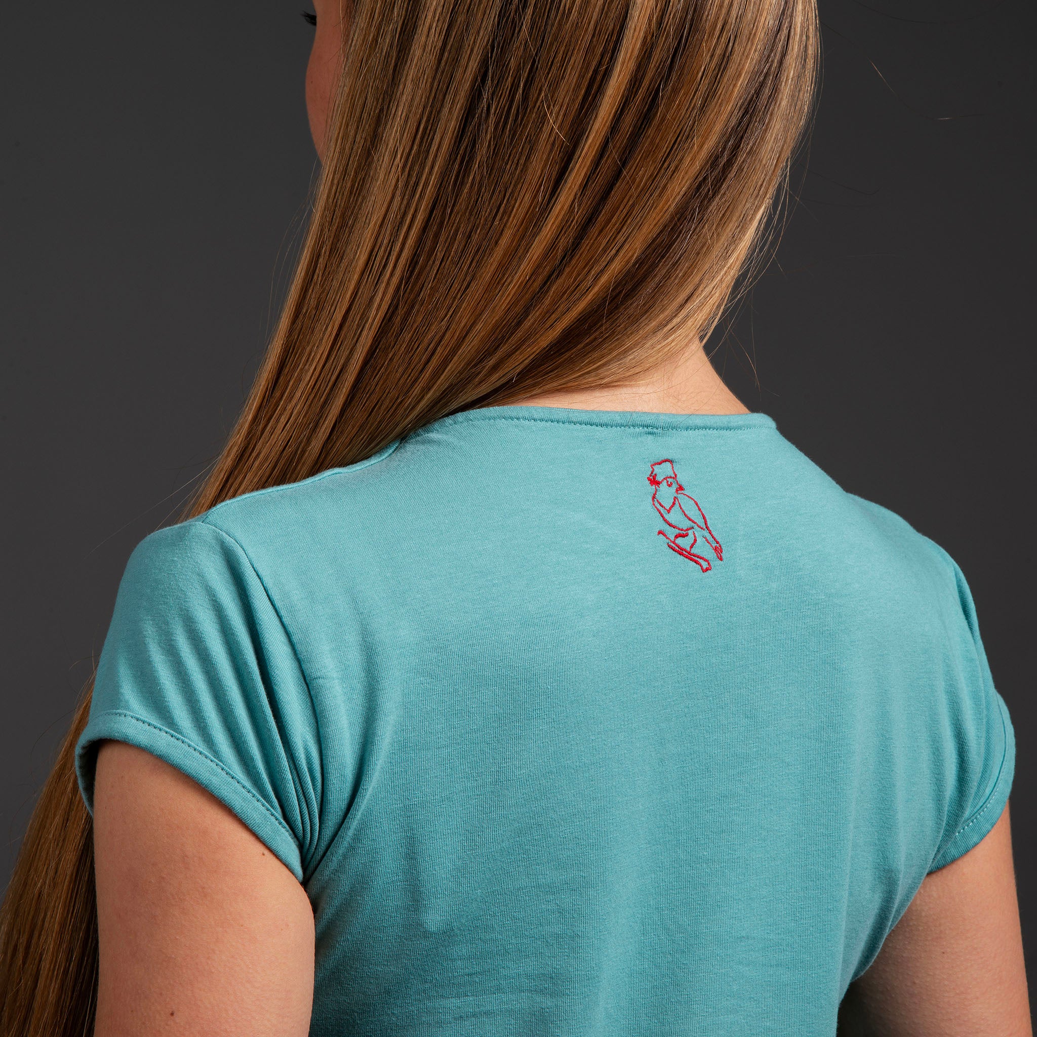 Тениска с V-деколте "Прелест"