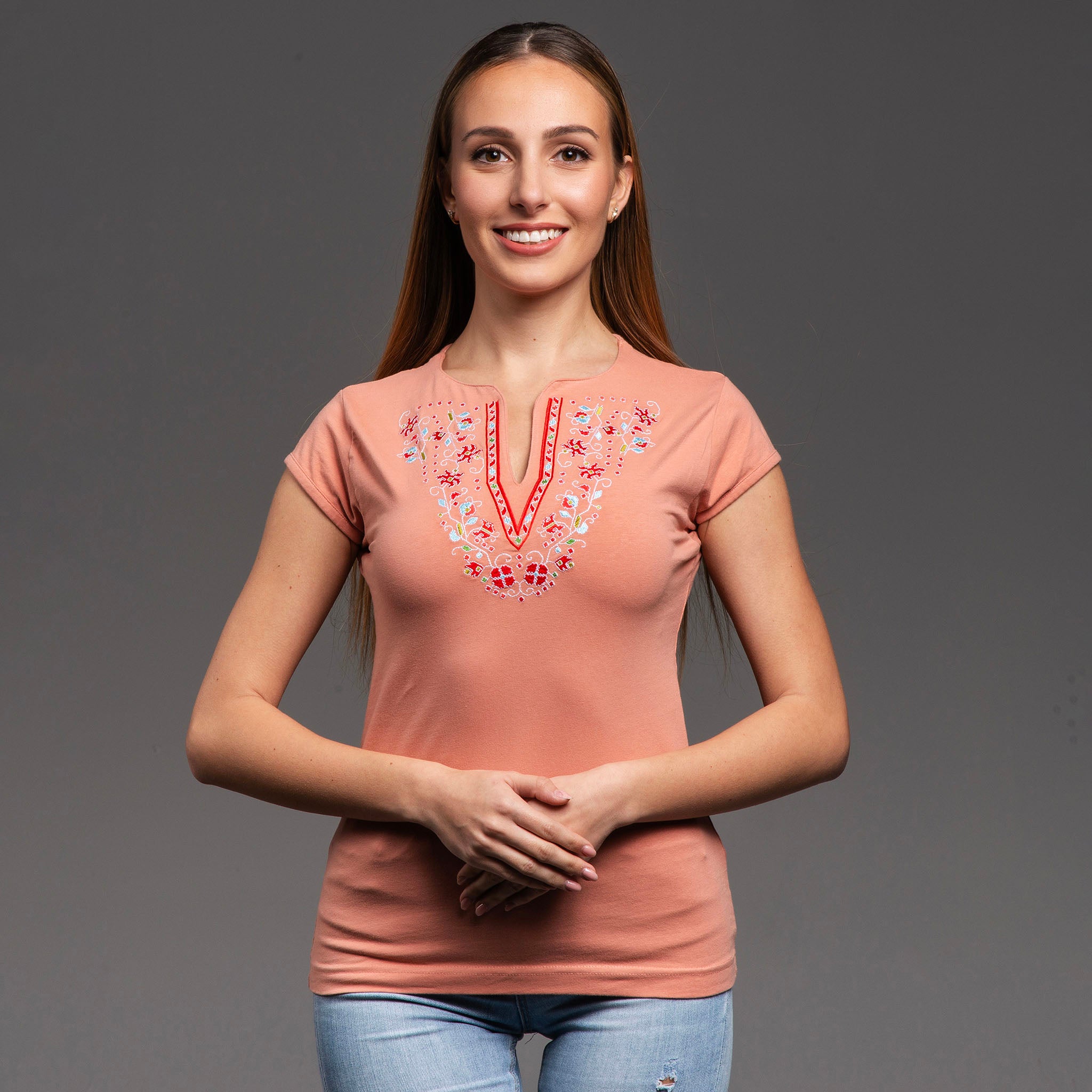 Тениска с V-деколте "Прелест"