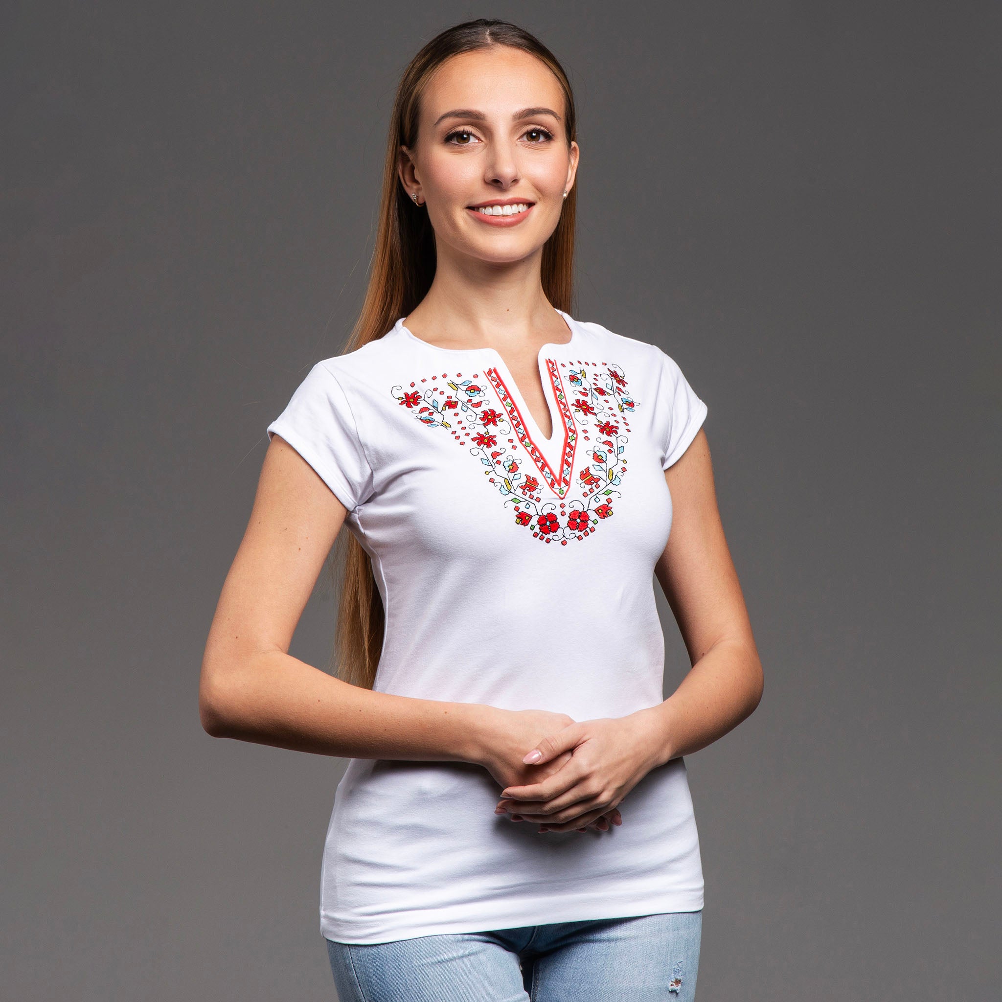 Тениска с V-деколте "Прелест"