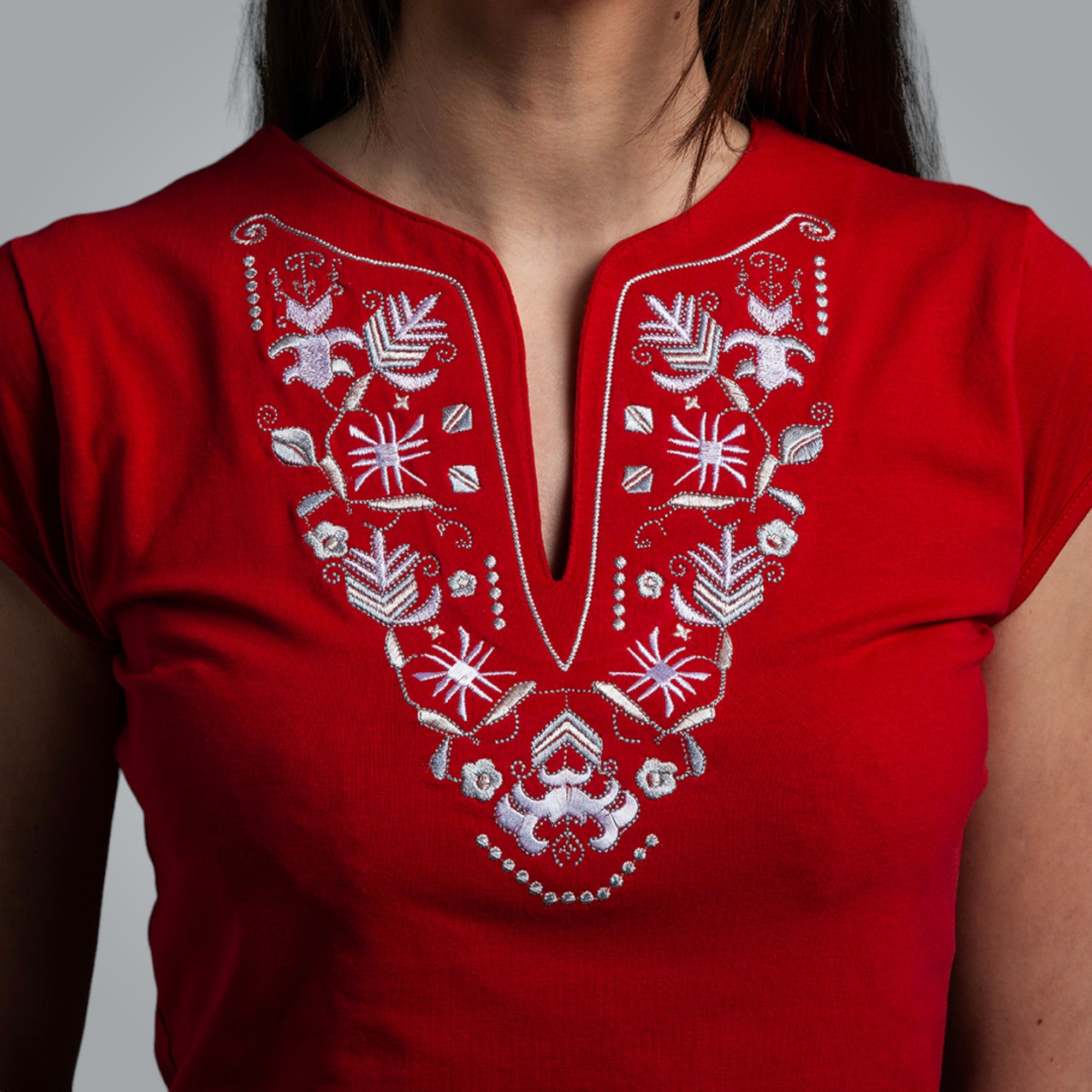 Тениска с V деколте - "Самоковска"