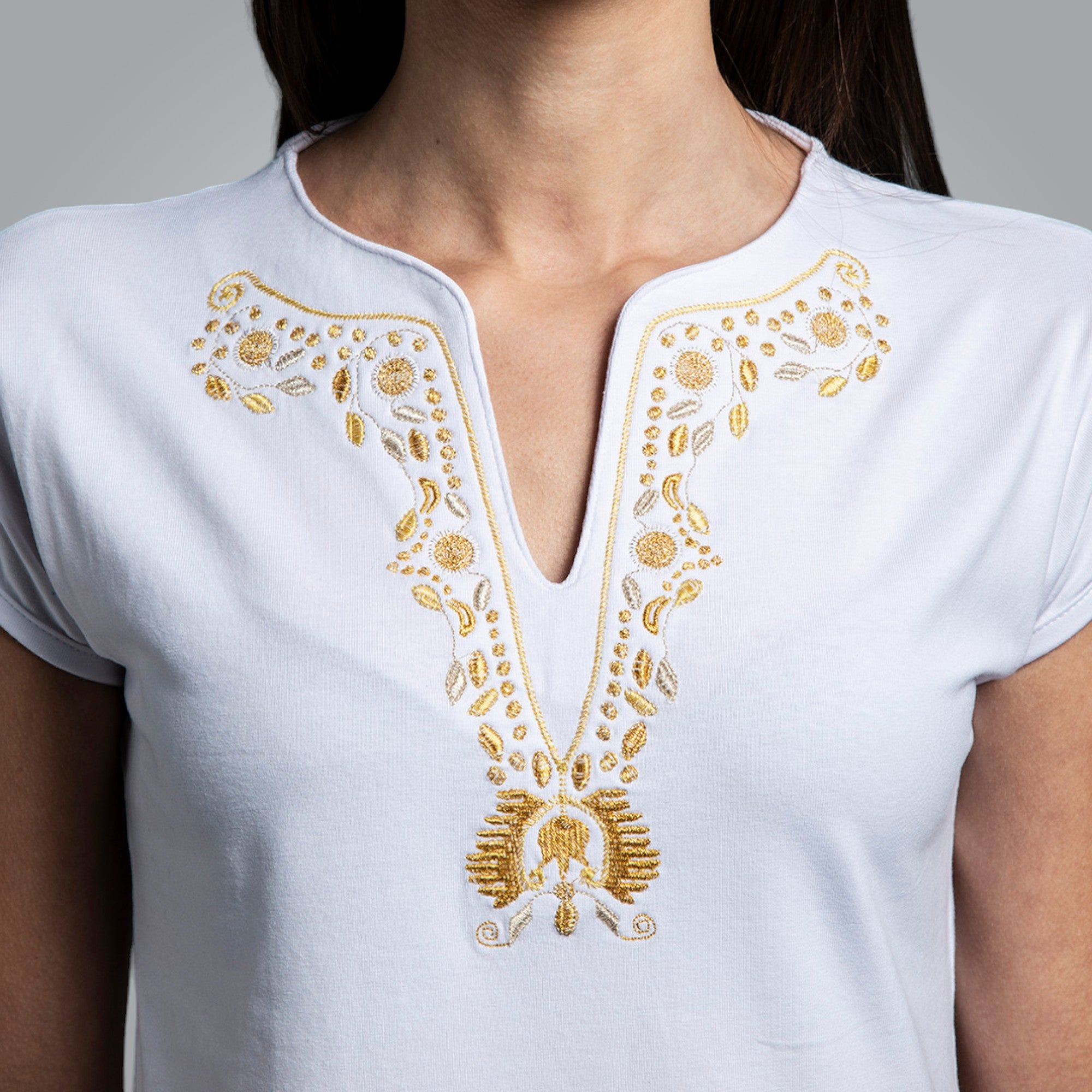 Тениска с V-деколте "Плодородие"