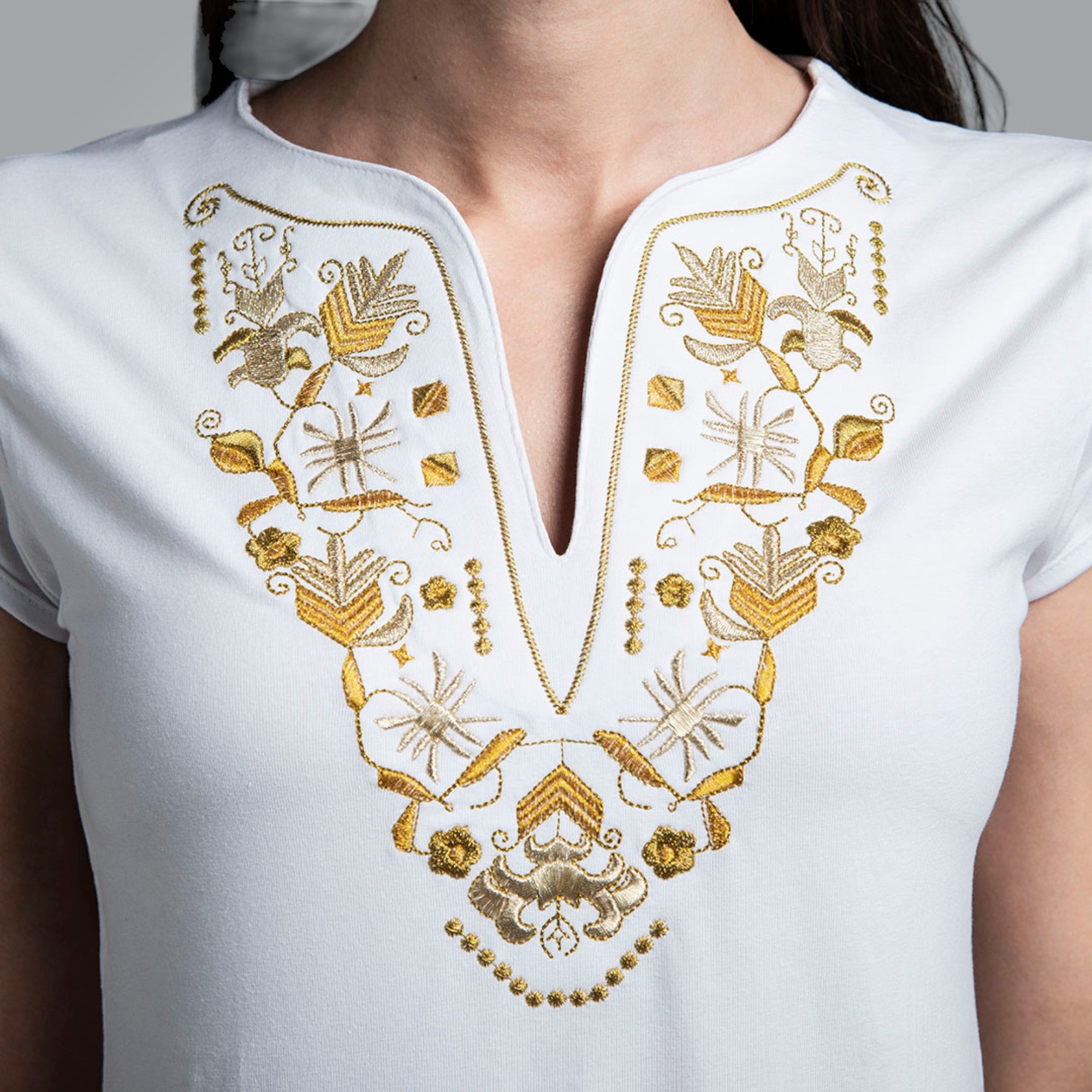 Тениска с V деколте - "Самоковска"