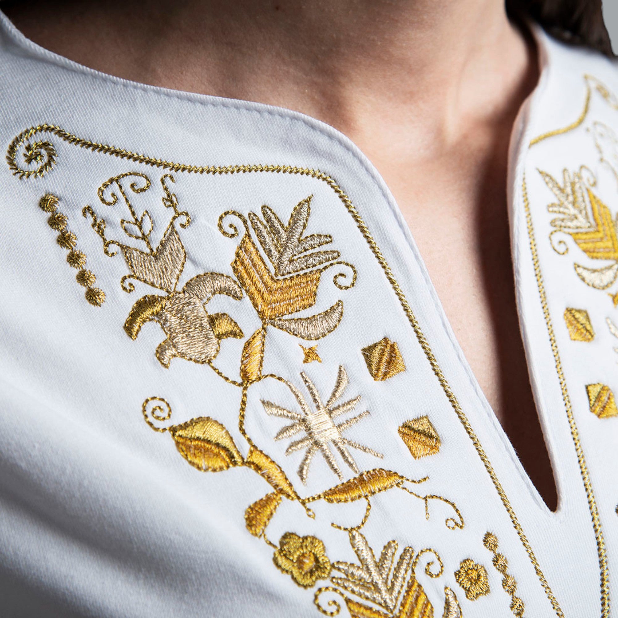 Тениска с V деколте - "Самоковска"