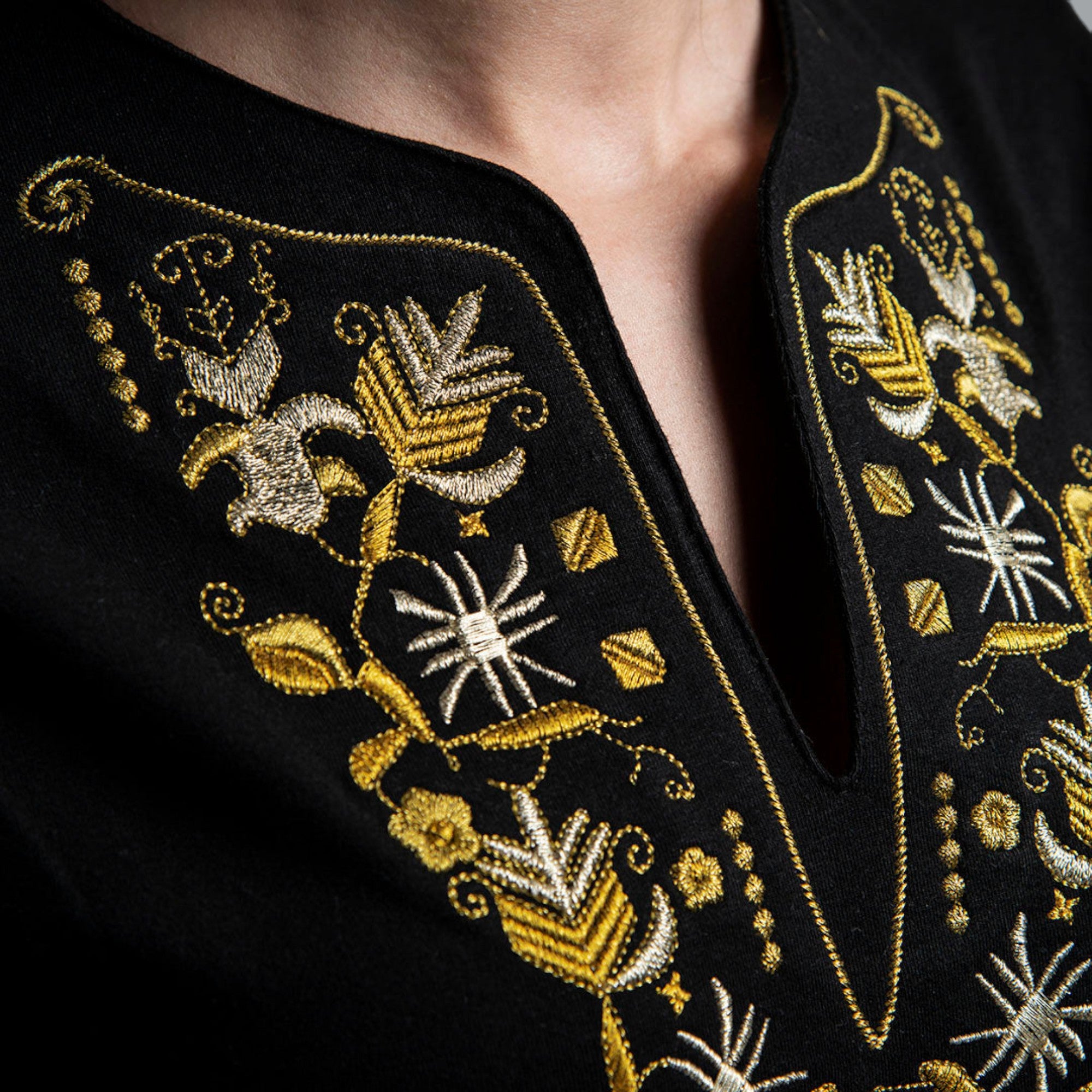 Тениска с V деколте - "Самоковска"