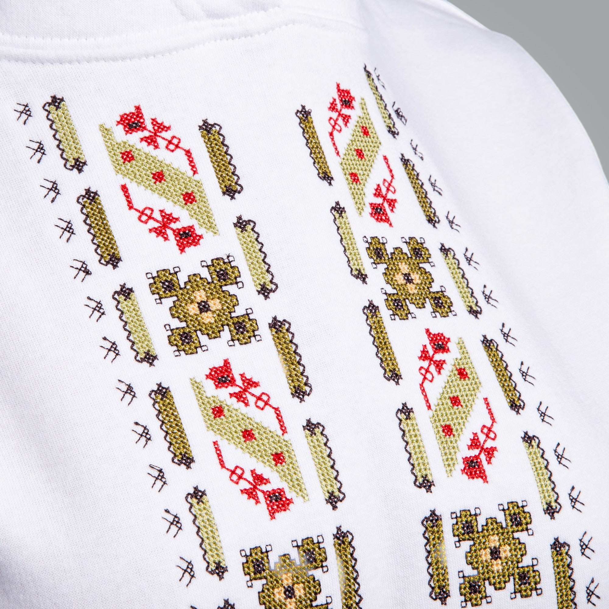 Дамска блуза с качулка "Защита"