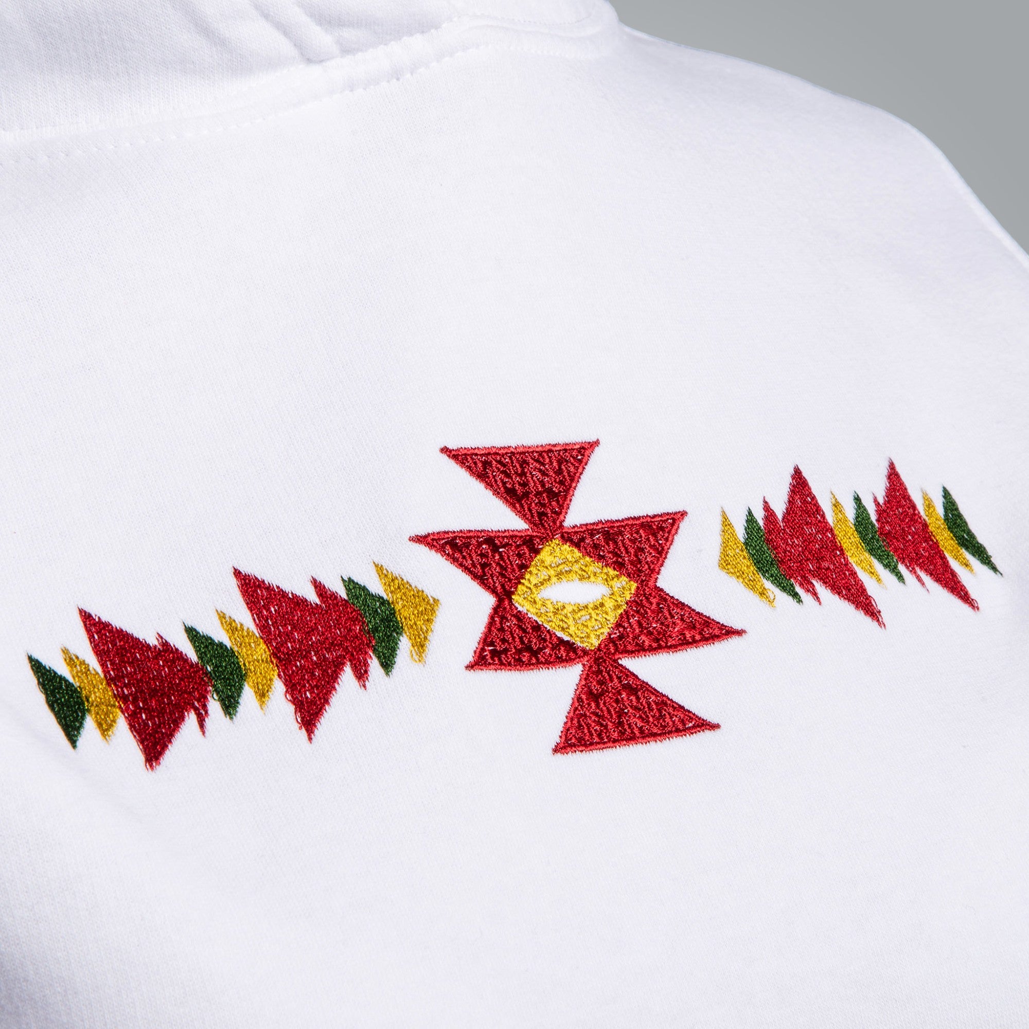 Дамска блуза с качулка "Канатица"