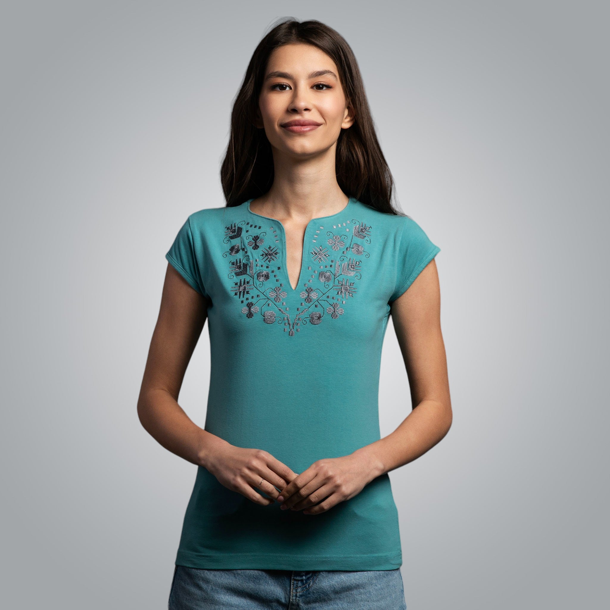 Тениска с V-деколте "Тракийска"