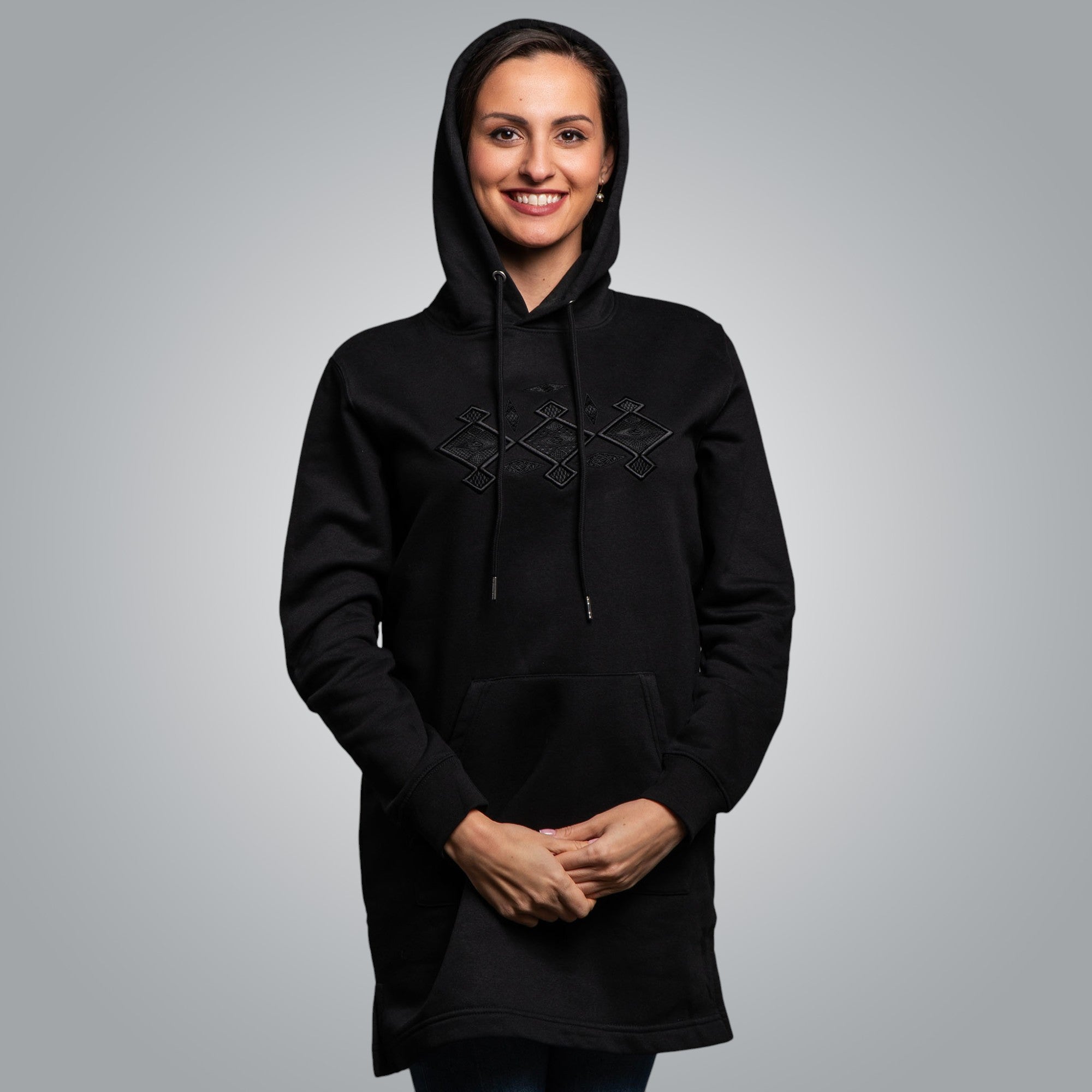 Дълга блуза с качулка "Канатица" 3D