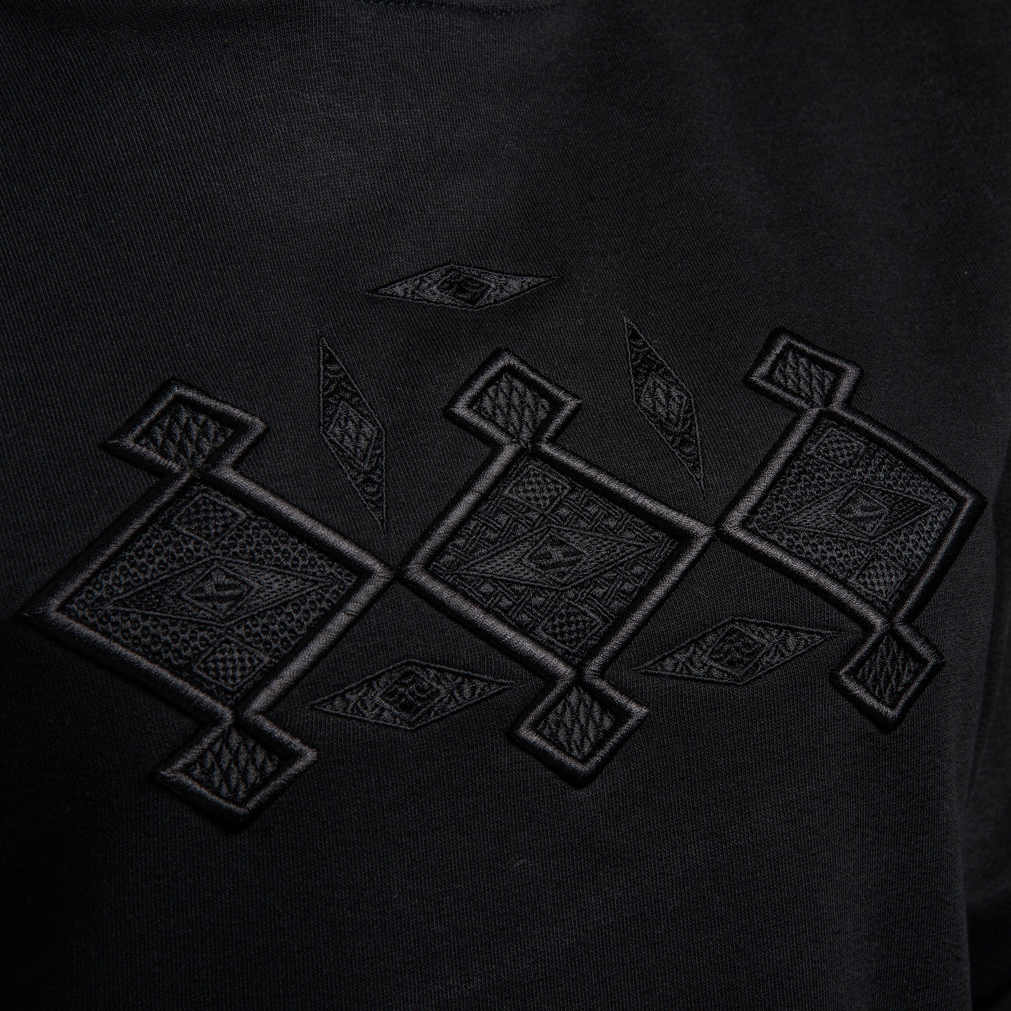 Дълга блуза с качулка "Канатица" 3D