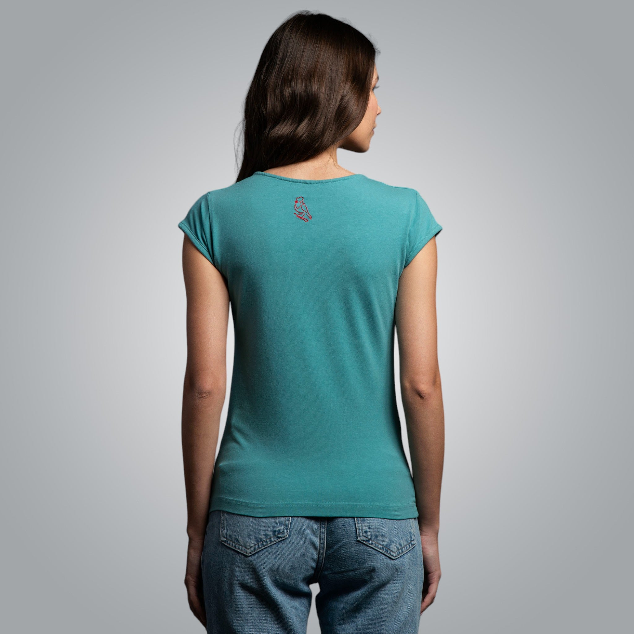 Тениска с V-деколте "Плодородие"