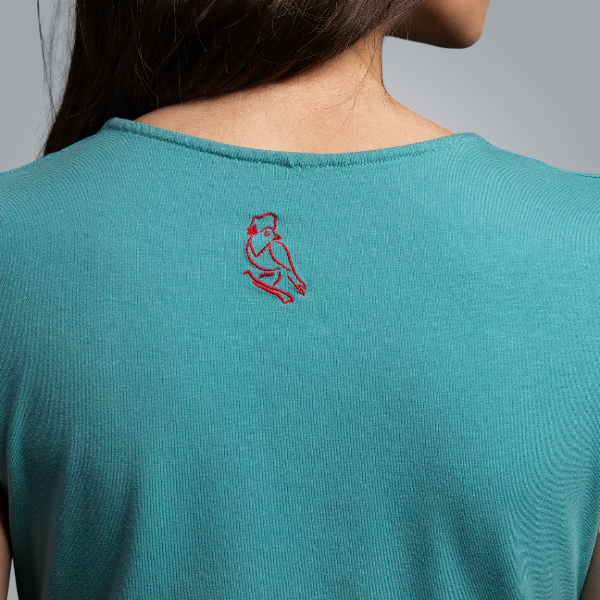 Тениска с V-деколте "Плодородие"