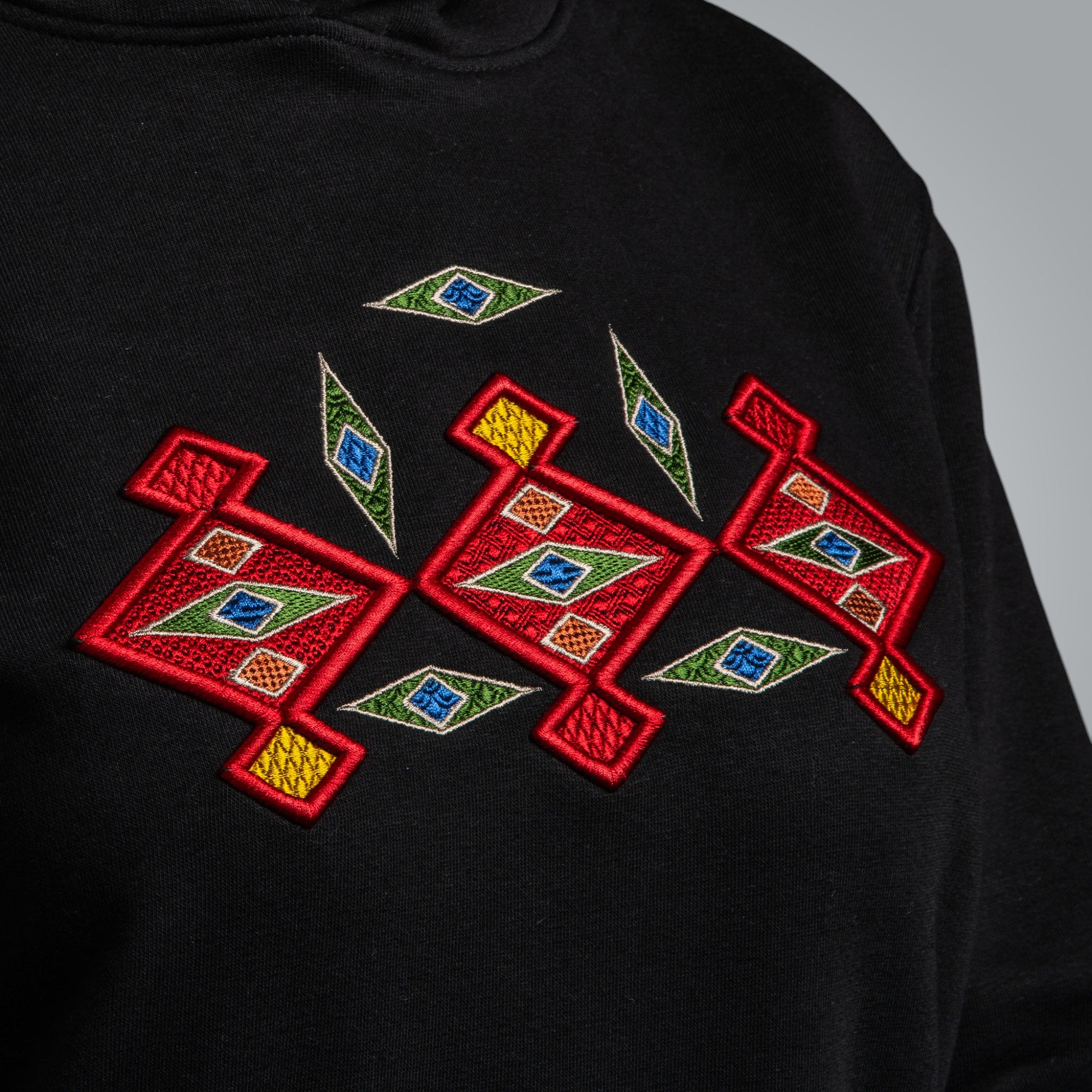 Дълга блуза с качулка "Канатица" 3D