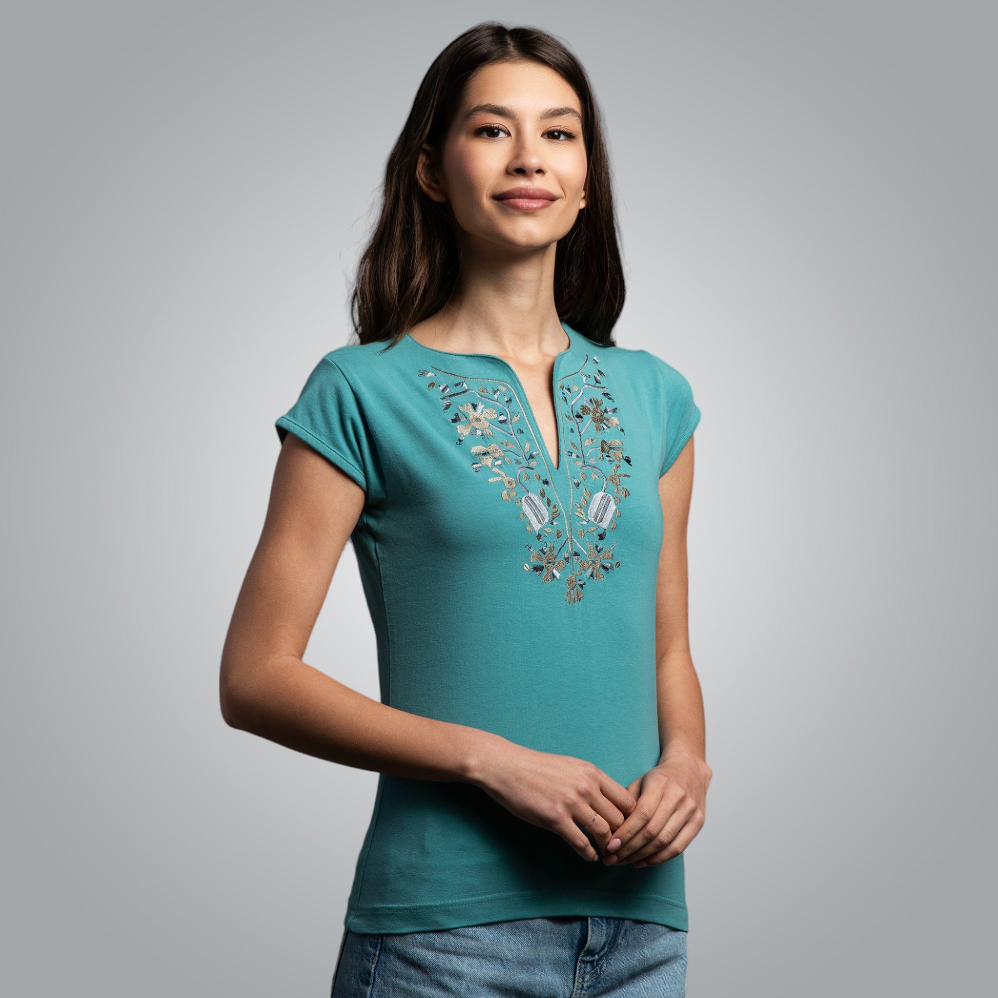 Тениска с V-деколте "Дърво на живота"