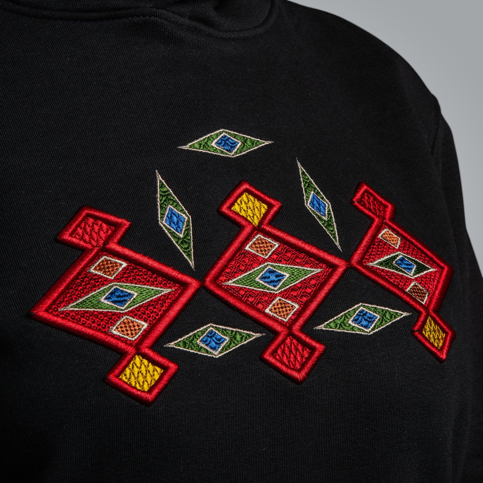 Дълга блуза с качулка "Канатица" 3D