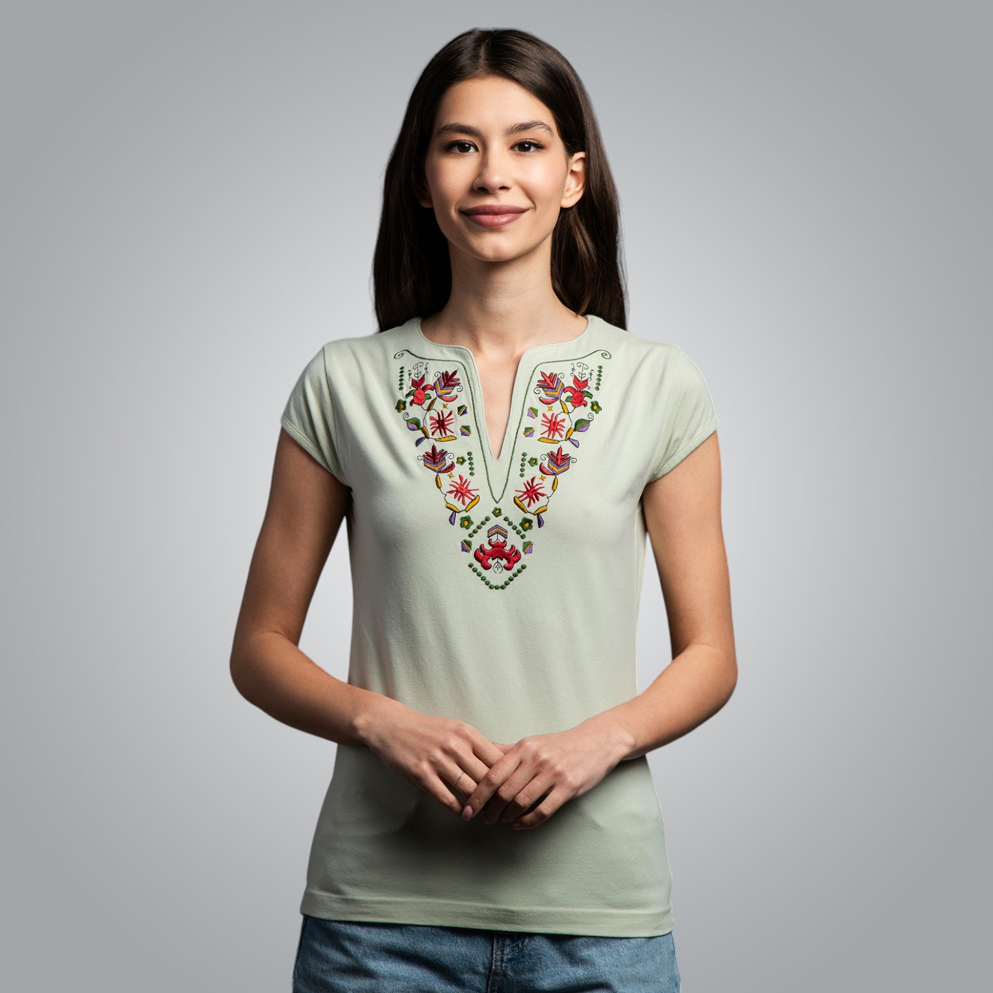 Тениска с V деколте - "Самоковска"