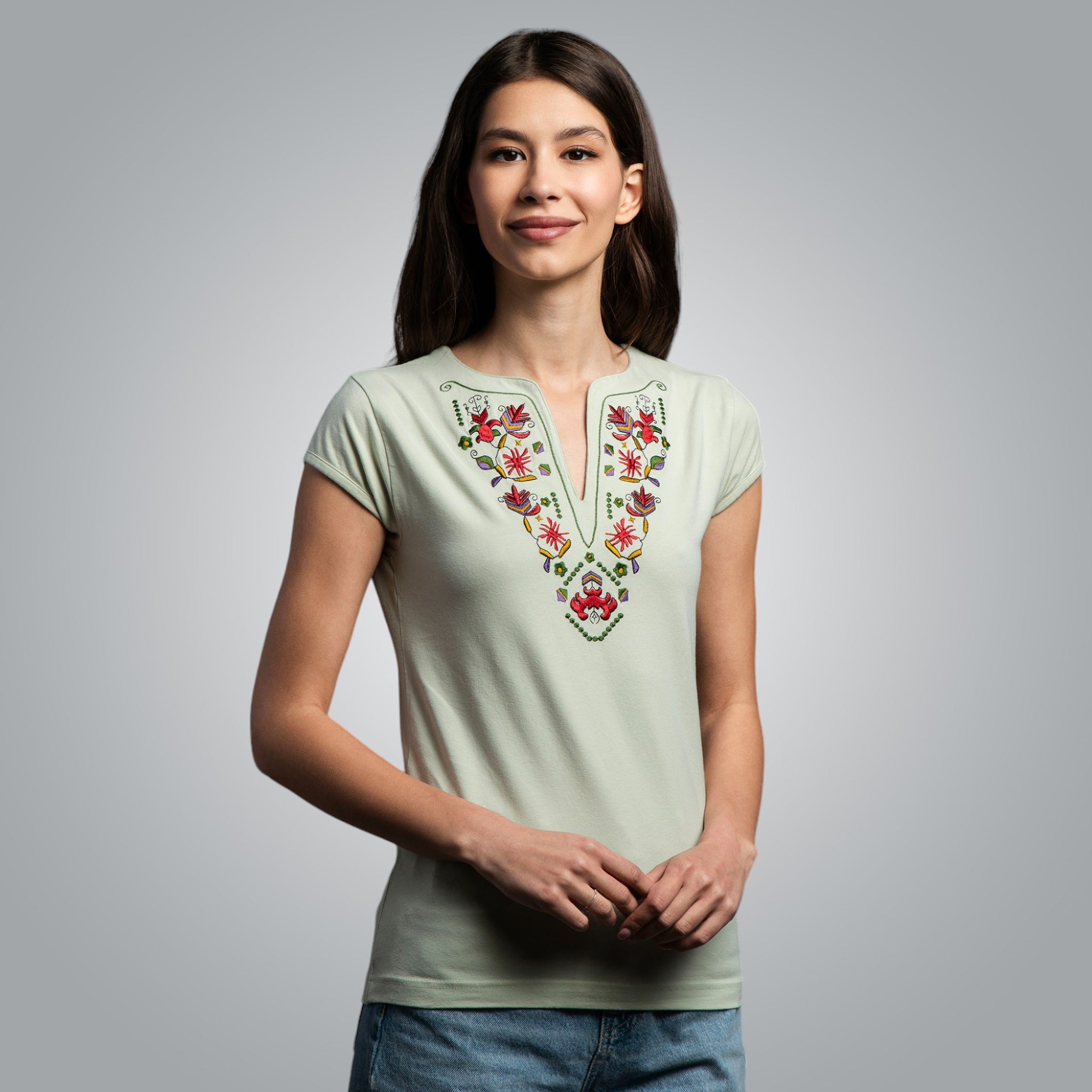 Тениска с V деколте - "Самоковска"