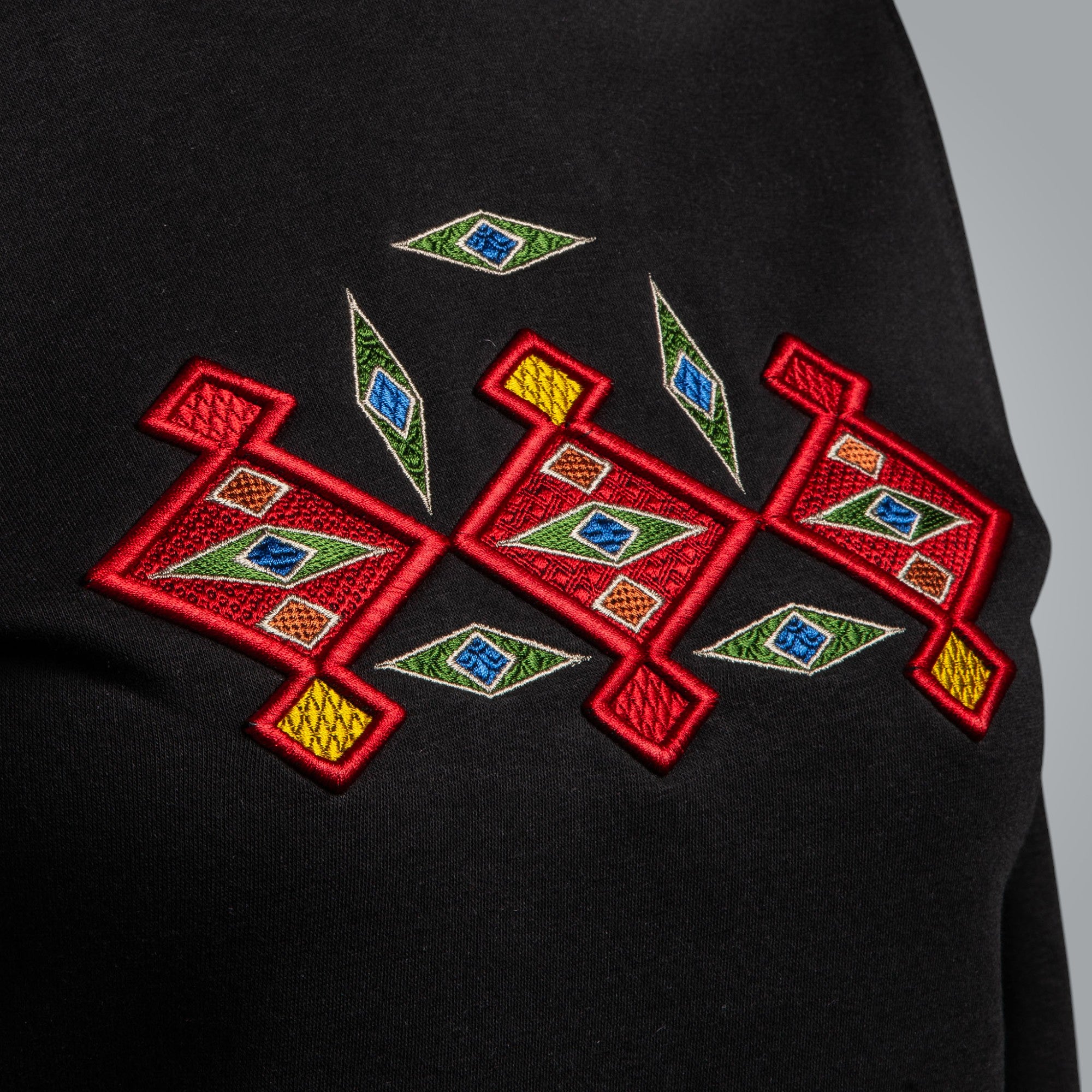 Дамска блуза с качулка "Канатица" 3D