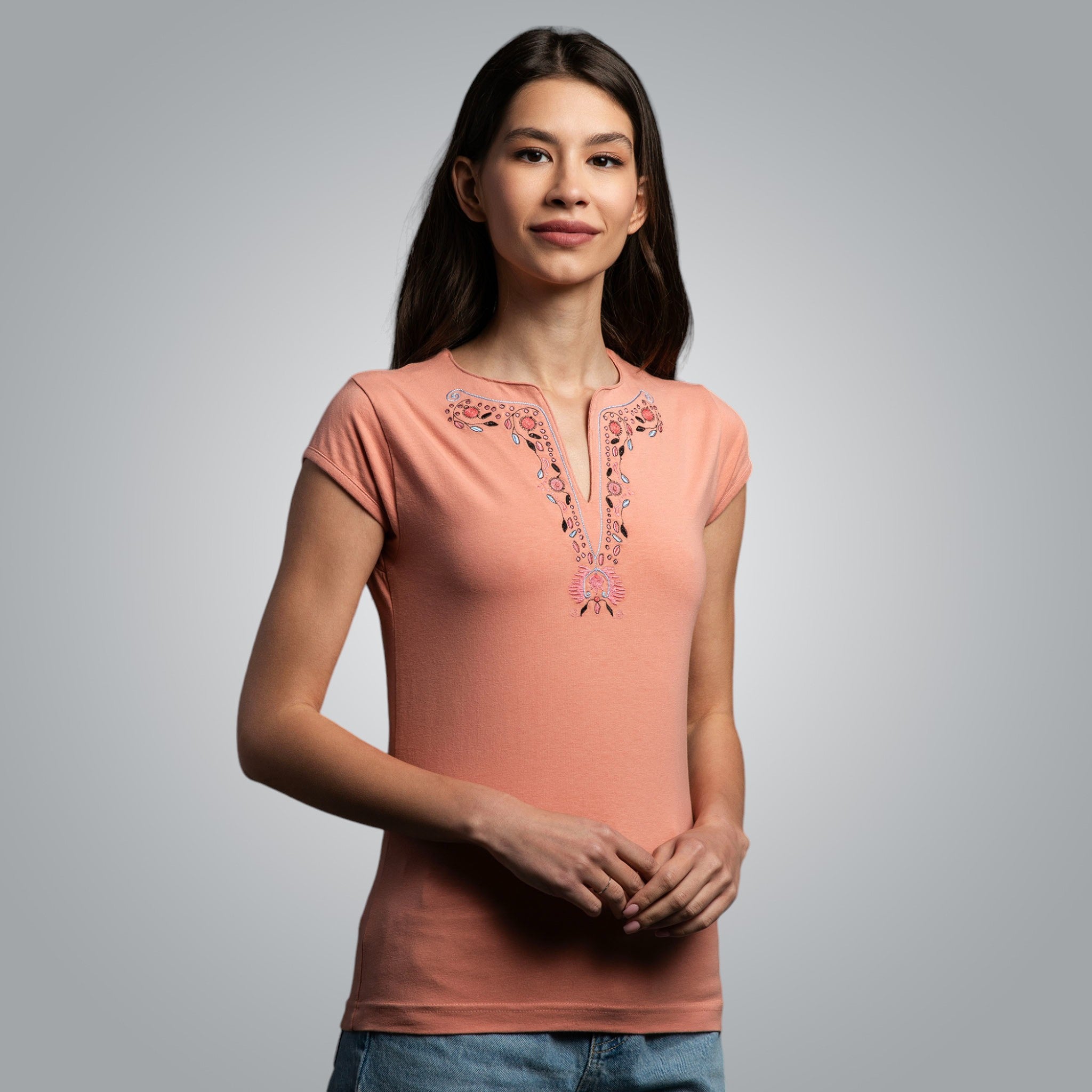 Тениска с V-деколте "Плодородие"