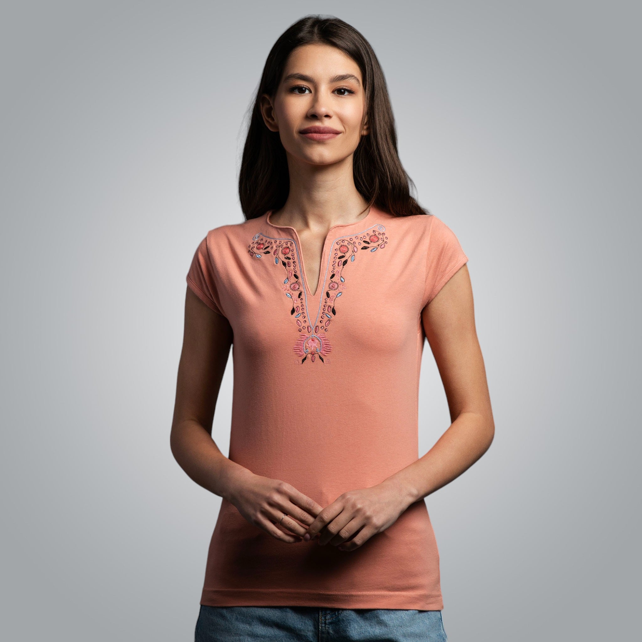 Тениска с V-деколте "Плодородие"