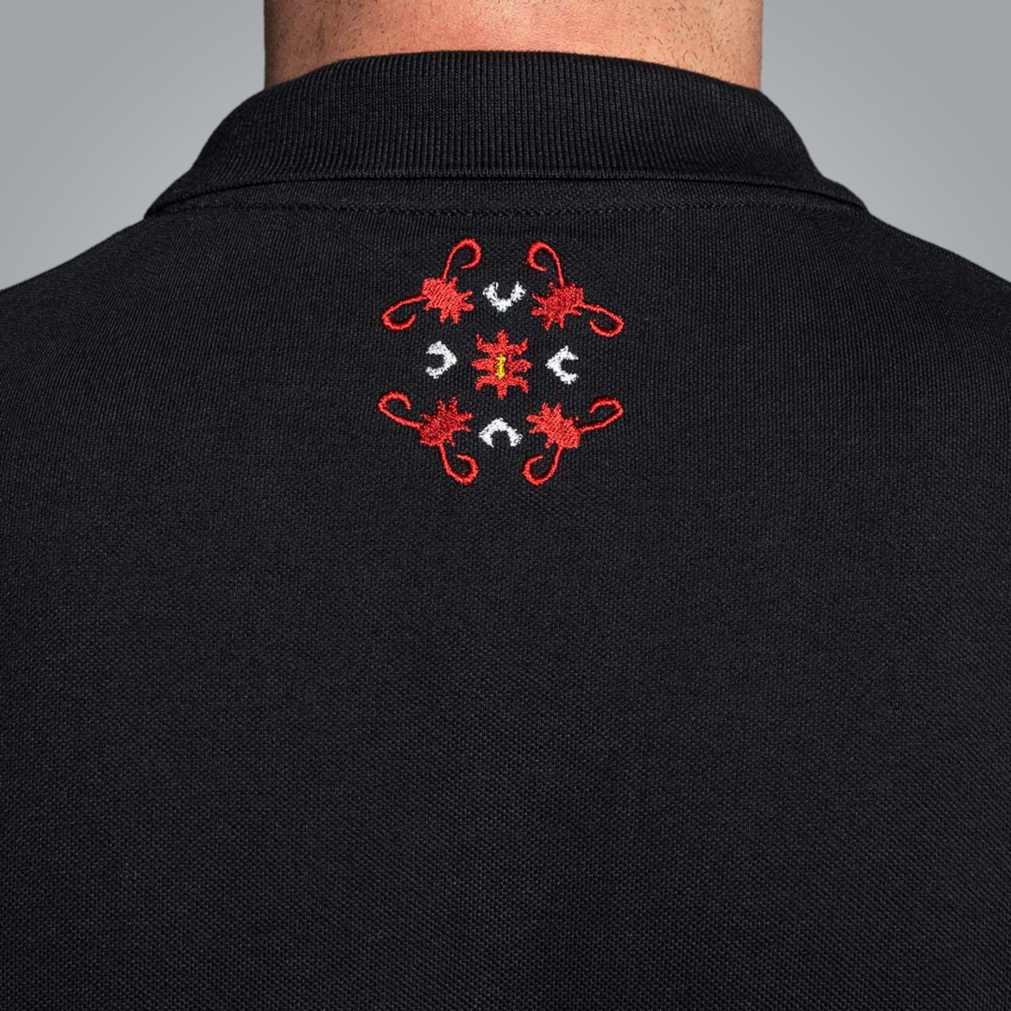 Tениска с яка "Букраний"