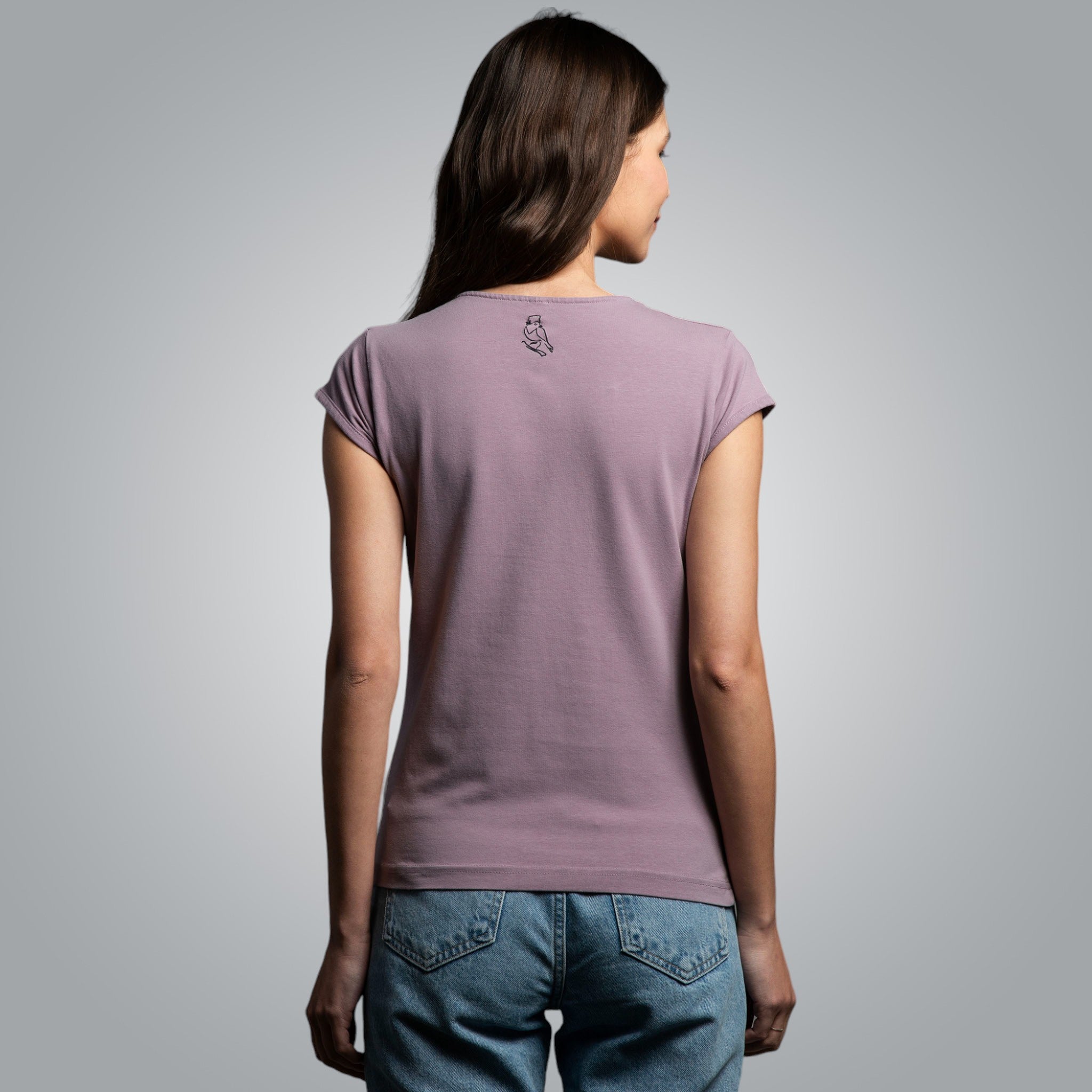 Тениска с V-деколте "Плодородие"