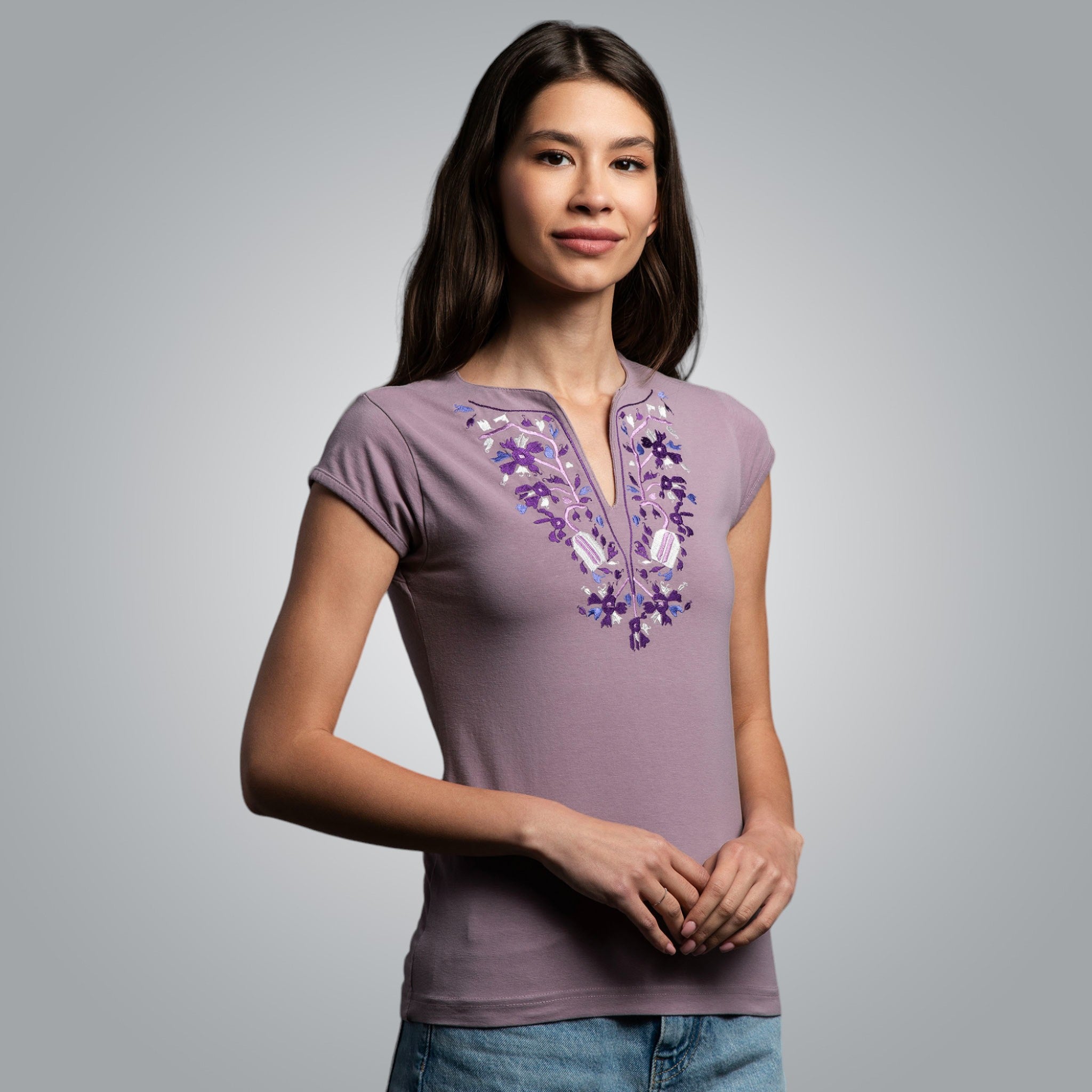 Тениска с V-деколте "Дърво на живота"