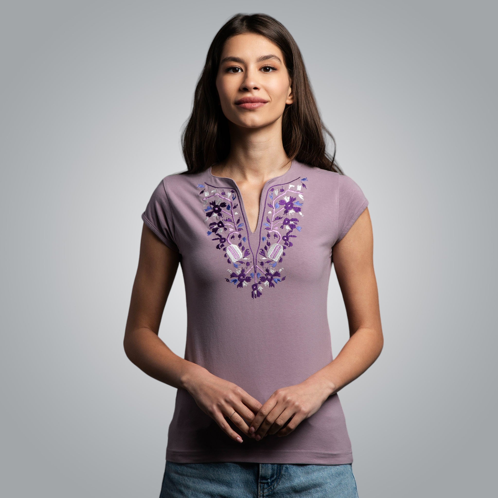 Тениска с V-деколте "Дърво на живота"