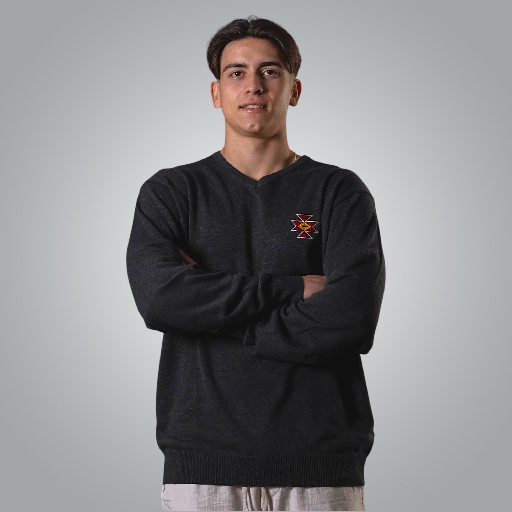 Пуловер Канатица с бродирана шевица отпред в червено и жълто