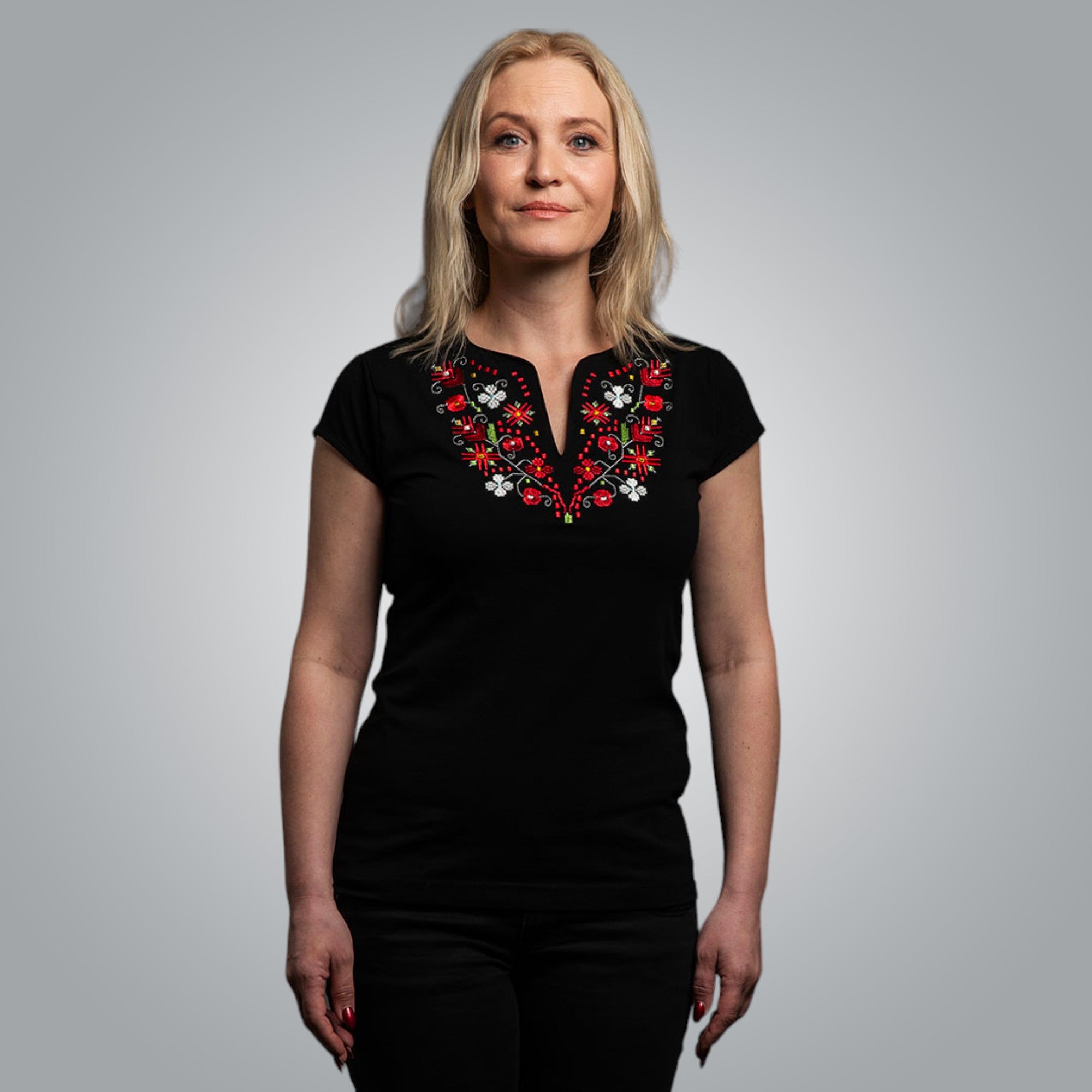 Тениска с V-деколте "Тракийска"