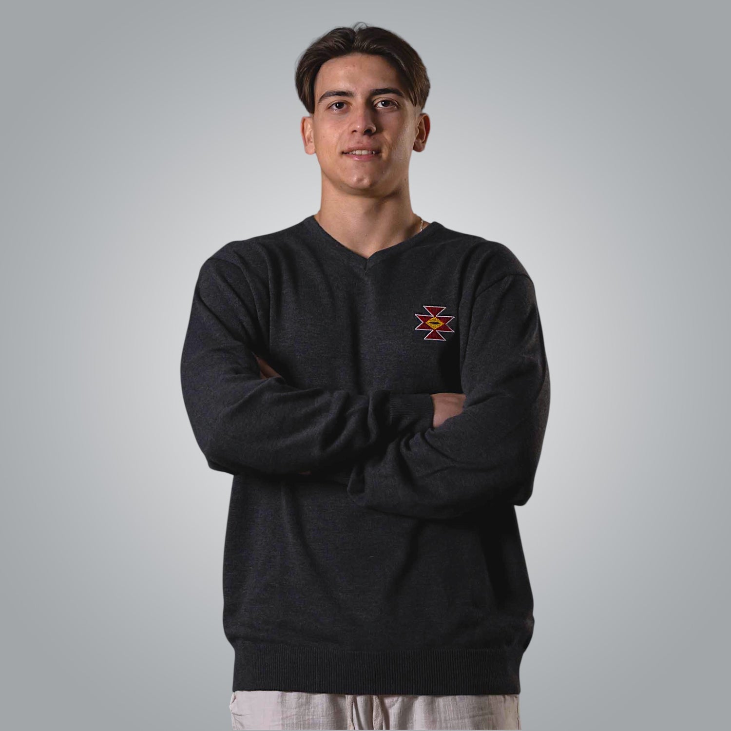 Пуловер Канатица с бродирана шевица отпред в червено и жълто