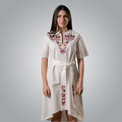 Дамска туника с бродирана Самоковска шевица и колан, изработена от мек памук с традиционни мотиви