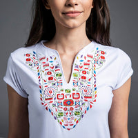 Дамска тениска с V-образно деколте бродирана с шевица "Плодовете на живота" от Везба