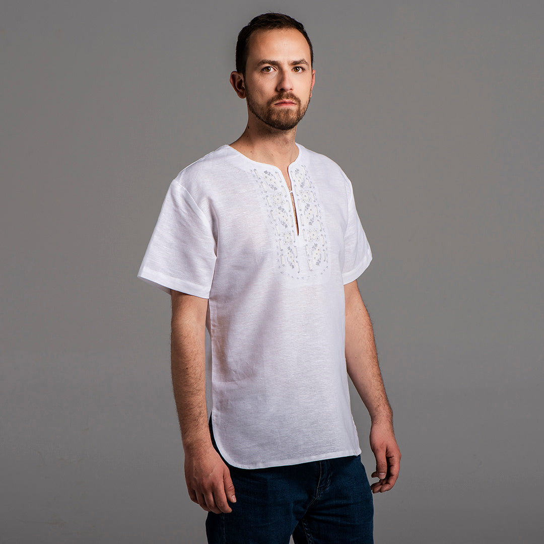 Мъжка риза с къс ръкав бродирана с бяла ахроматична шевица "Защита"